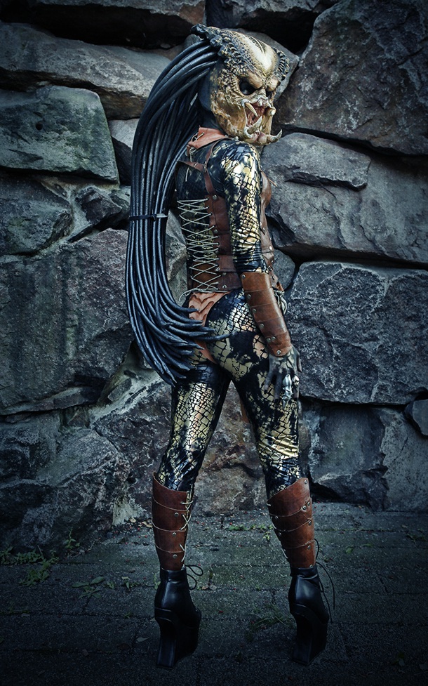 Female Predator costume that won first prize in Europe's Ropecon XX.